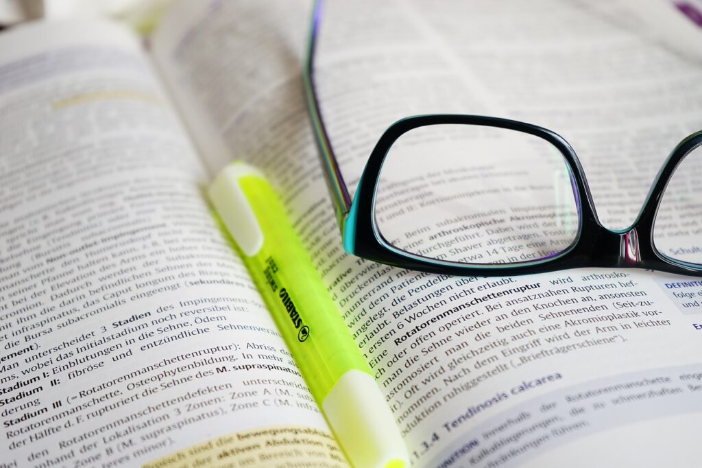 glasses, read, learn, book, text, highlighter, pen, intellectually, educated, training, reading glasses, learn, text, text, highlighter, highlighter, highlighter, training, training, training, training, training